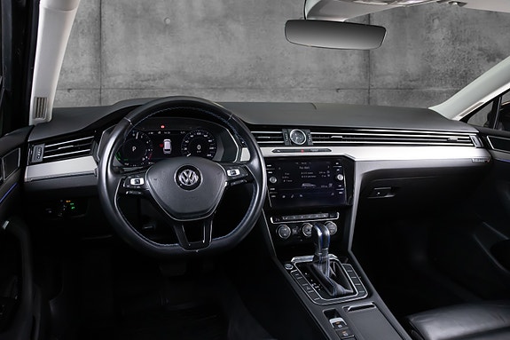 Volkswagen Passat 8 of 22