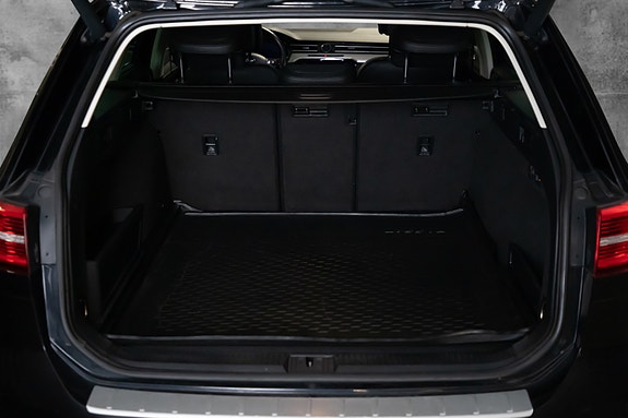 Volkswagen Passat 7 of 22
