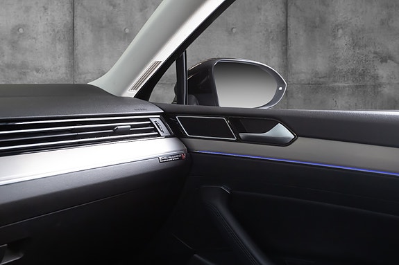 Volkswagen Passat 19 of 22