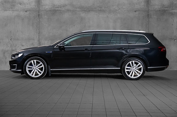 Volkswagen Passat 4 of 22