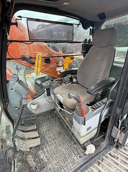 Hitachi ZX290 14 of 26