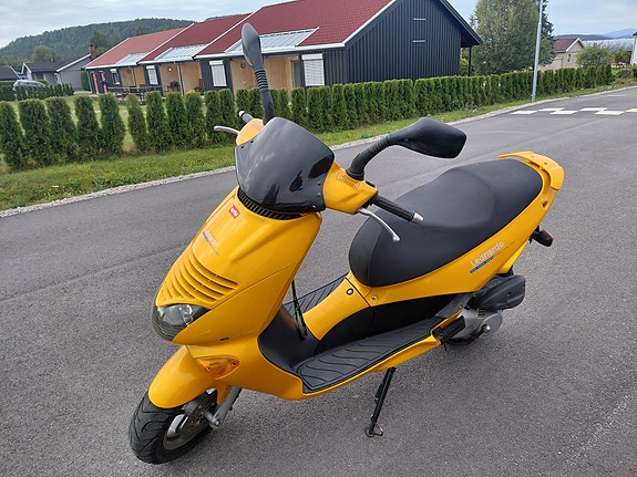 Aprilia Leonardo 125 2 of 7
