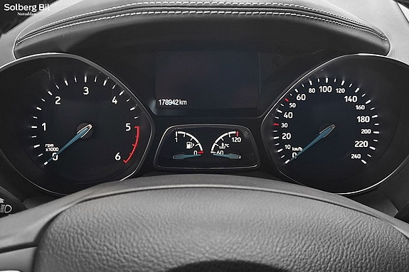 Ford Kuga 17 of 29