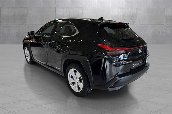 Lexus UX300e 3 of 22