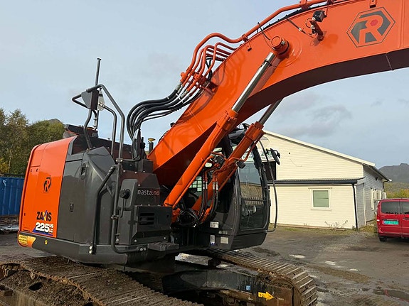 Hitachi ZX 225 US LC-6 8 of 20