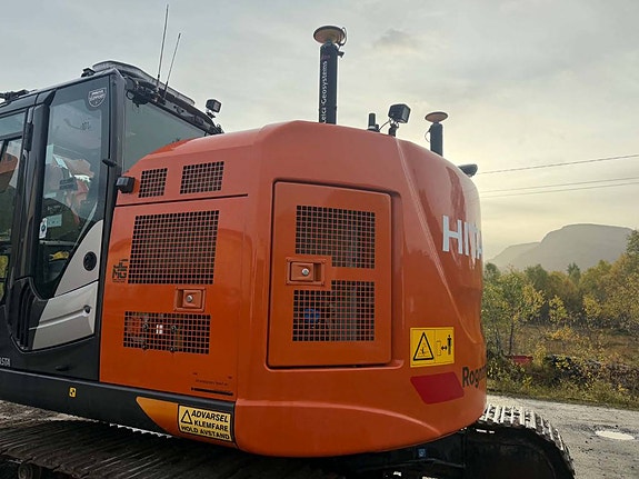 Hitachi ZX 225 US LC-6 3 of 20