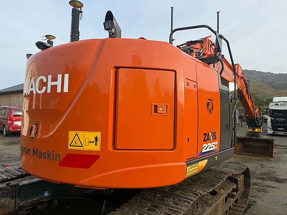 Hitachi ZX 225 US LC-6 5 of 20