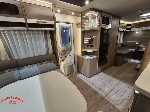 Knaus Scandinavian Selection 590 UE | Enkle senger | Romslig rundsitter 11 of 25