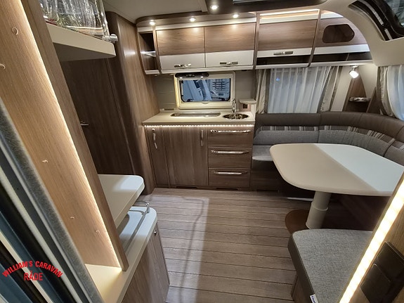 Knaus Scandinavian Selection 590 UE | Enkle senger | Romslig rundsitter 9 of 25