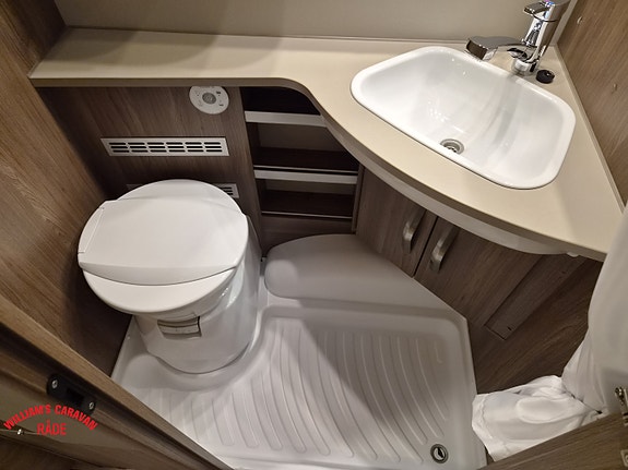 Knaus Scandinavian Selection 590 UE | Enkle senger | Romslig rundsitter 21 of 25