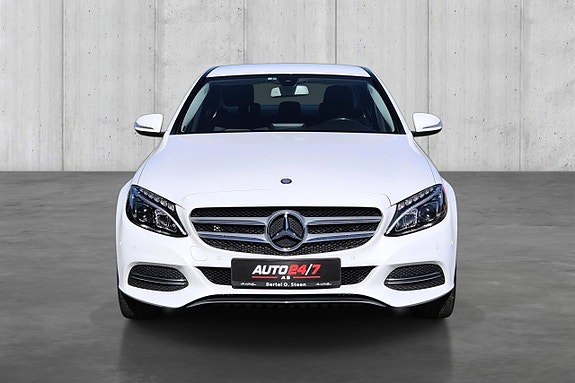 Mercedes-Benz C180 3 of 30