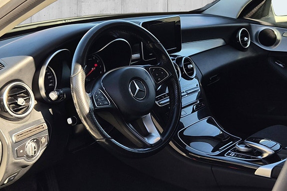 Mercedes-Benz C180 16 of 30