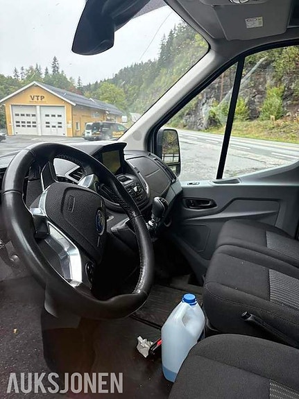Ford Transit 7 of 15