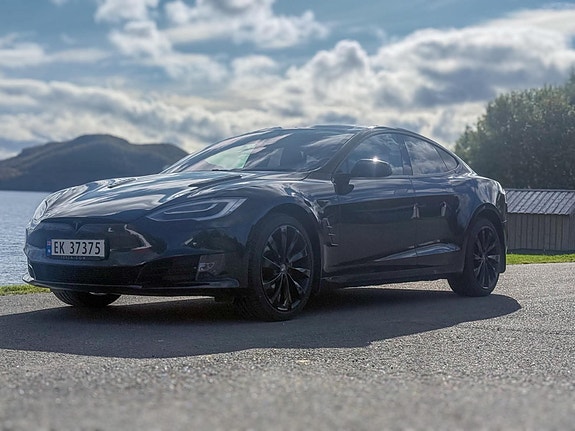 Tesla Model S 7 of 17