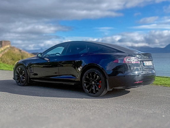 Tesla Model S 5 of 17