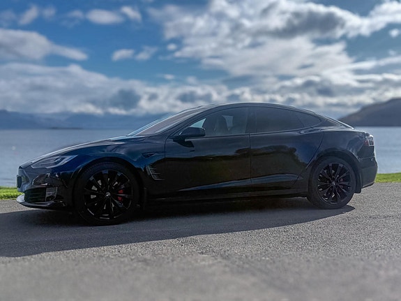Tesla Model S 6 of 17