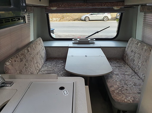 Volkswagen winebago rialta 3 of 13