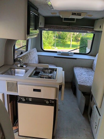 Volkswagen winebago rialta 10 of 13