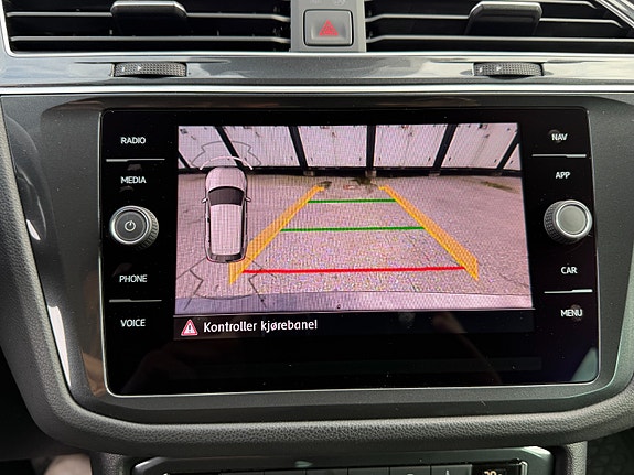 Volkswagen Tiguan 22 of 30