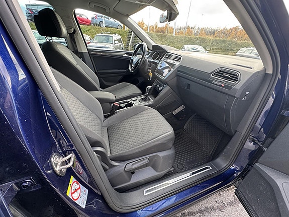 Volkswagen Tiguan 5 of 18