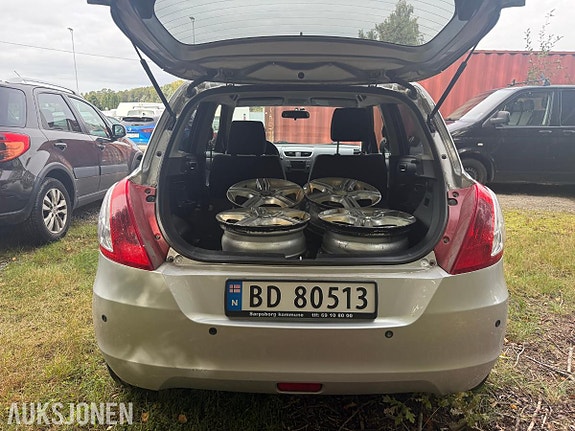 Suzuki Swift 9 of 30
