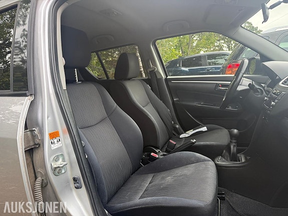 Suzuki Swift 21 of 30