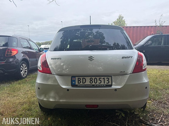 Suzuki Swift 8 of 30
