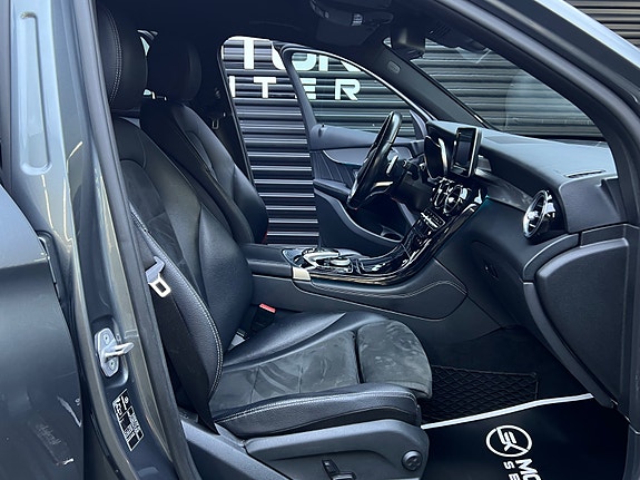 Mercedes-Benz GLC350 e 30 of 30