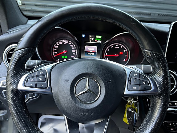 Mercedes-Benz GLC350 e 13 of 30