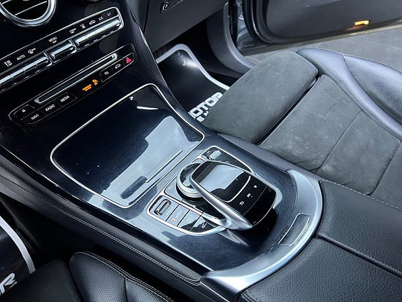 Mercedes-Benz GLC350 e 25 of 30
