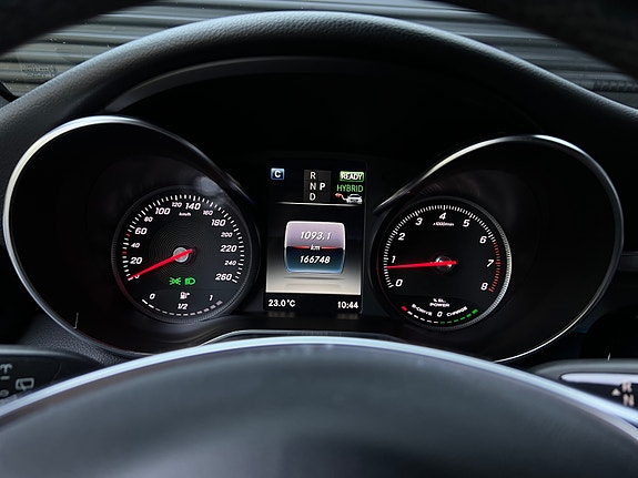 Mercedes-Benz GLC350 e 15 of 30
