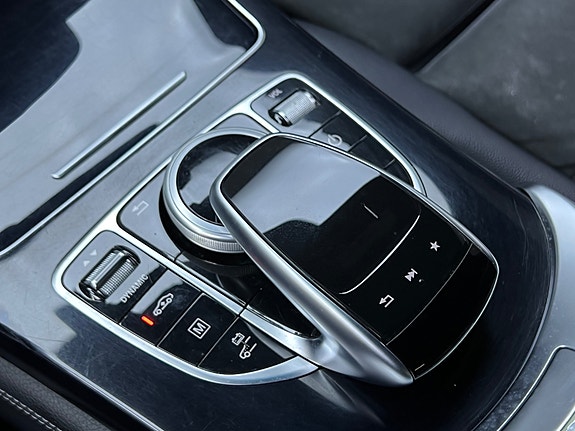 Mercedes-Benz GLC350 e 26 of 30