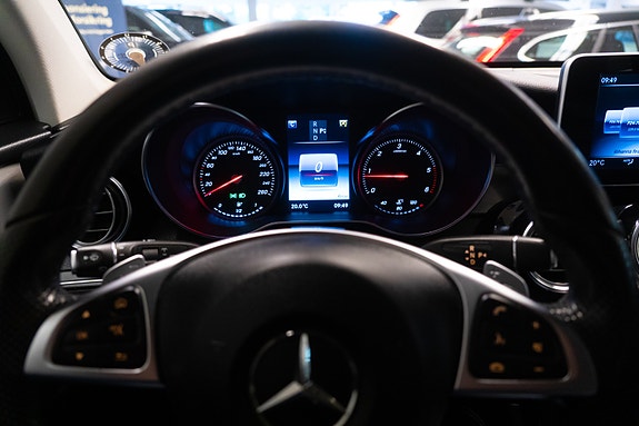Mercedes-Benz GLC250 d 30 of 30
