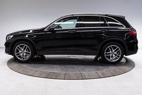 Mercedes-Benz GLC250 d 2 of 30