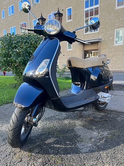 Vespa LX 50 5 of 7