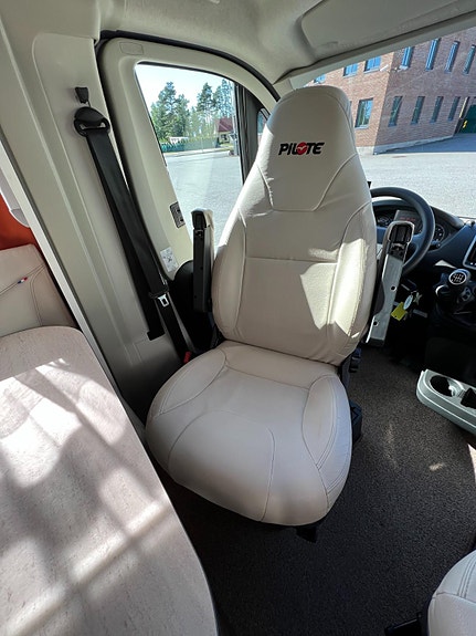 Pilote P746GJ Luft bak/Meget pen/Mye utstyr 28 of 30