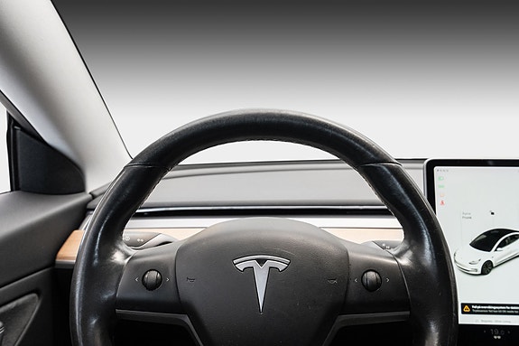 Tesla Model 3 11 of 24