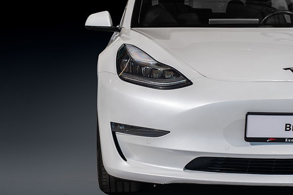 Tesla Model 3 4 of 24