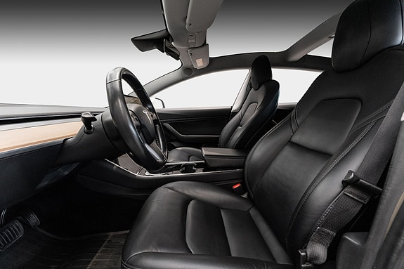 Tesla Model 3 18 of 24