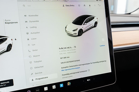 Tesla Model 3 17 of 24
