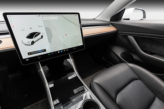 Tesla Model 3 13 of 24