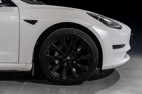 Tesla Model 3 5 of 24