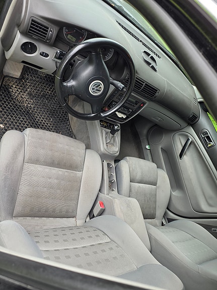 Volkswagen Passat 6 of 6