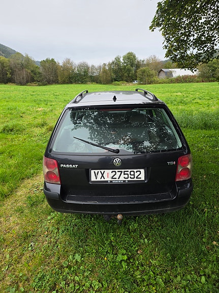 Volkswagen Passat 3 of 6