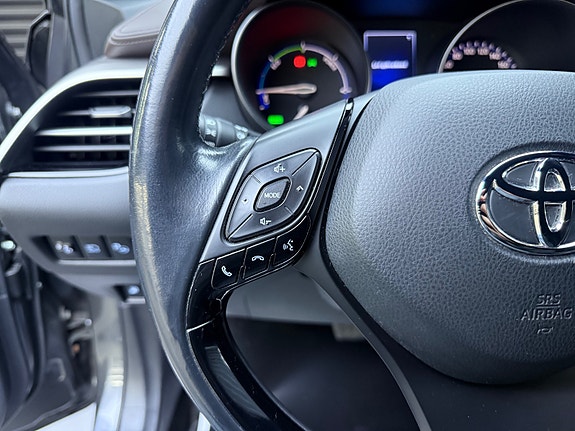 Toyota C-HR 16 of 30
