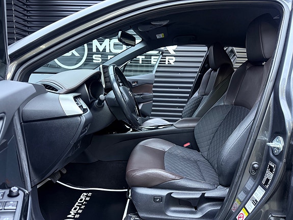Toyota C-HR 29 of 30