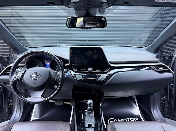 Toyota C-HR 11 of 30