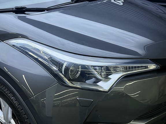 Toyota C-HR 5 of 30