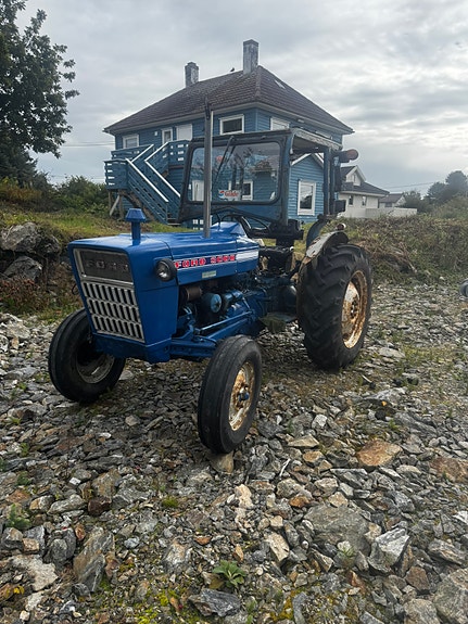 Ford 3000 2 of 4