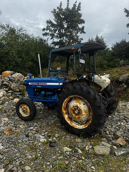 Ford 3000 3 of 4